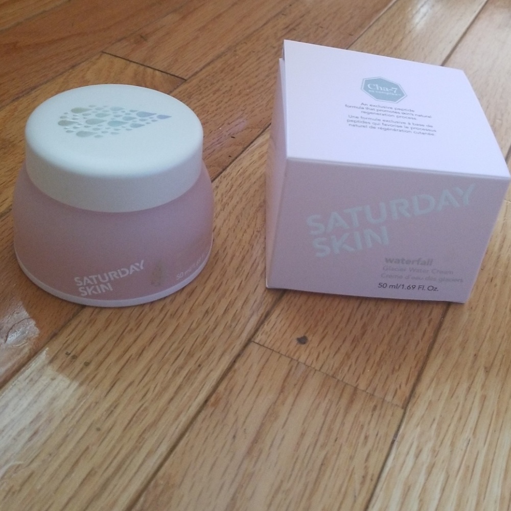Saturday Skin Glacier Water Cream.